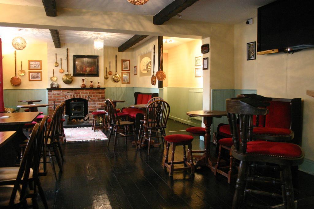 Horse & Groom B&B Уэстбери Экстерьер фото