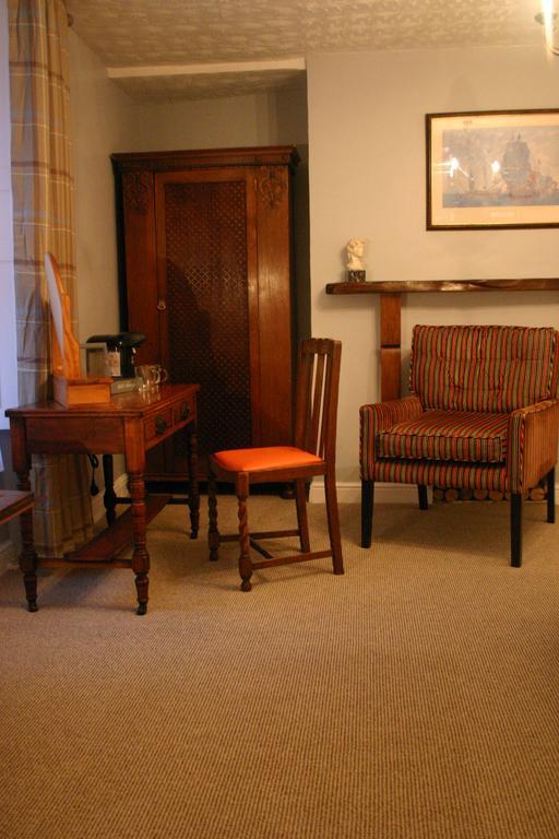 Horse & Groom B&B Уэстбери Экстерьер фото